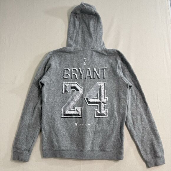 Nike Kobe Bryant Men’s Hoodie 2/8/24 Statue Hoodie Grey Sz M Legacy Mamba Day - Picture 2 of 12